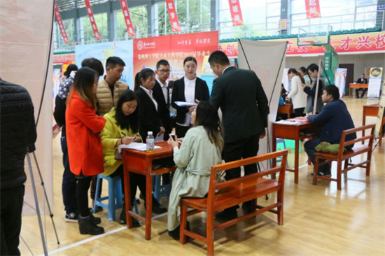 20161115154245744.png 图片3_副本.png